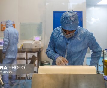 بازدید اصحاب رسانه از خط تولید واکسن نورا