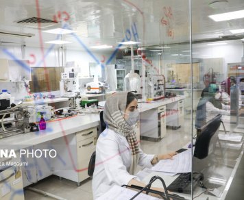 بازدید اصحاب رسانه از خط تولید واکسن نورا